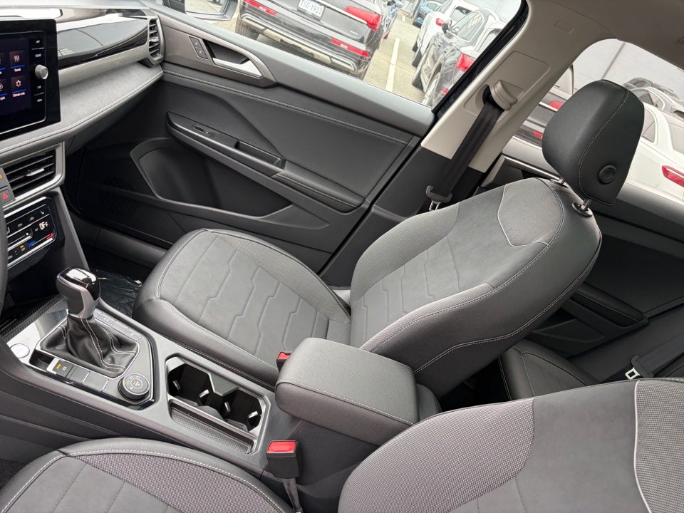 2026 Volkswagen Taos SE Black