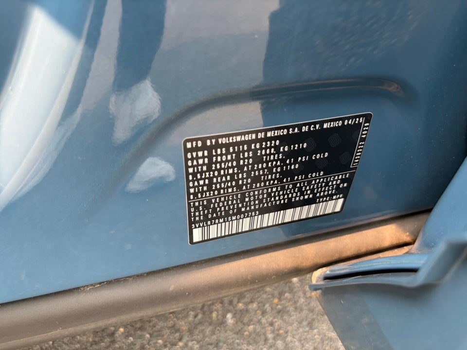 2025 Volkswagen Tiguan SEL R-Line