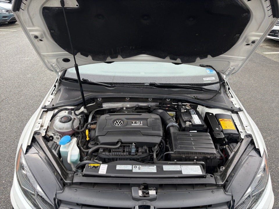2019 Volkswagen Golf R 2.0T w/DCC & Navigation (M6)