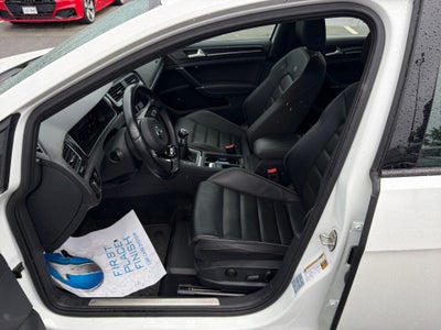 2019 Volkswagen Golf R 2.0T w/DCC & Navigation (M6)