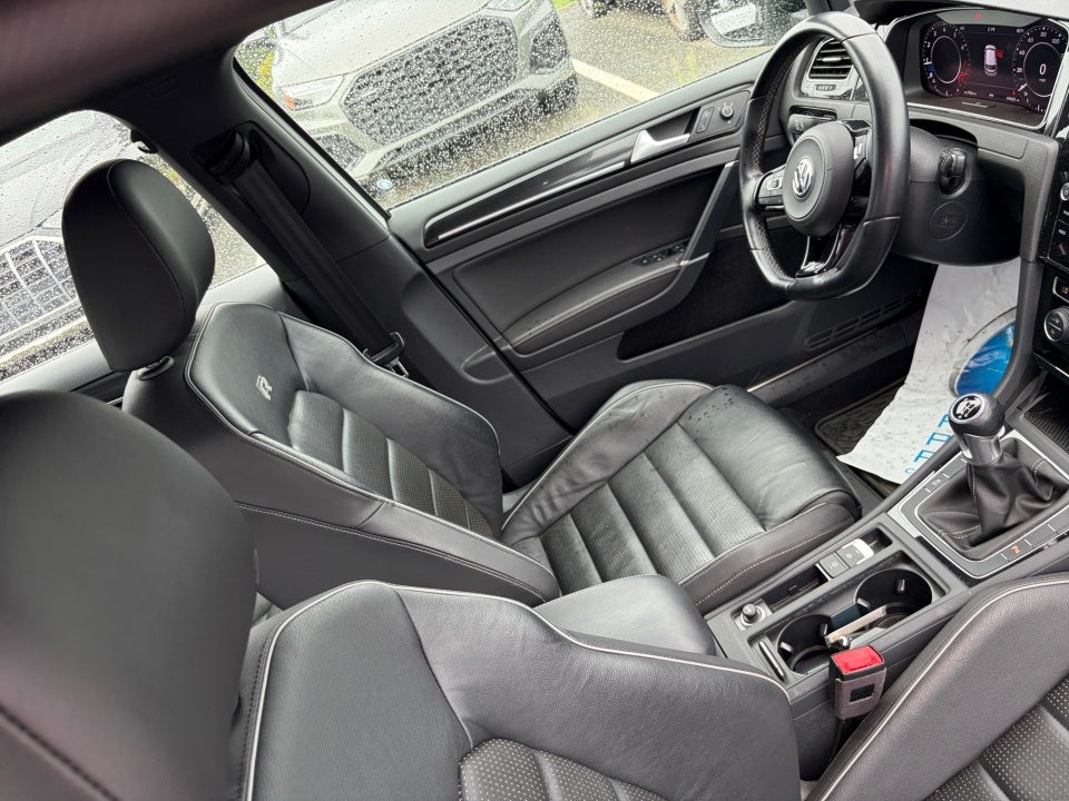 2019 Volkswagen Golf R 2.0T w/DCC & Navigation (M6)