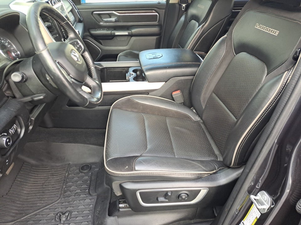 2020 RAM 1500 Laramie Crew Cab 4x4 5'7" Box