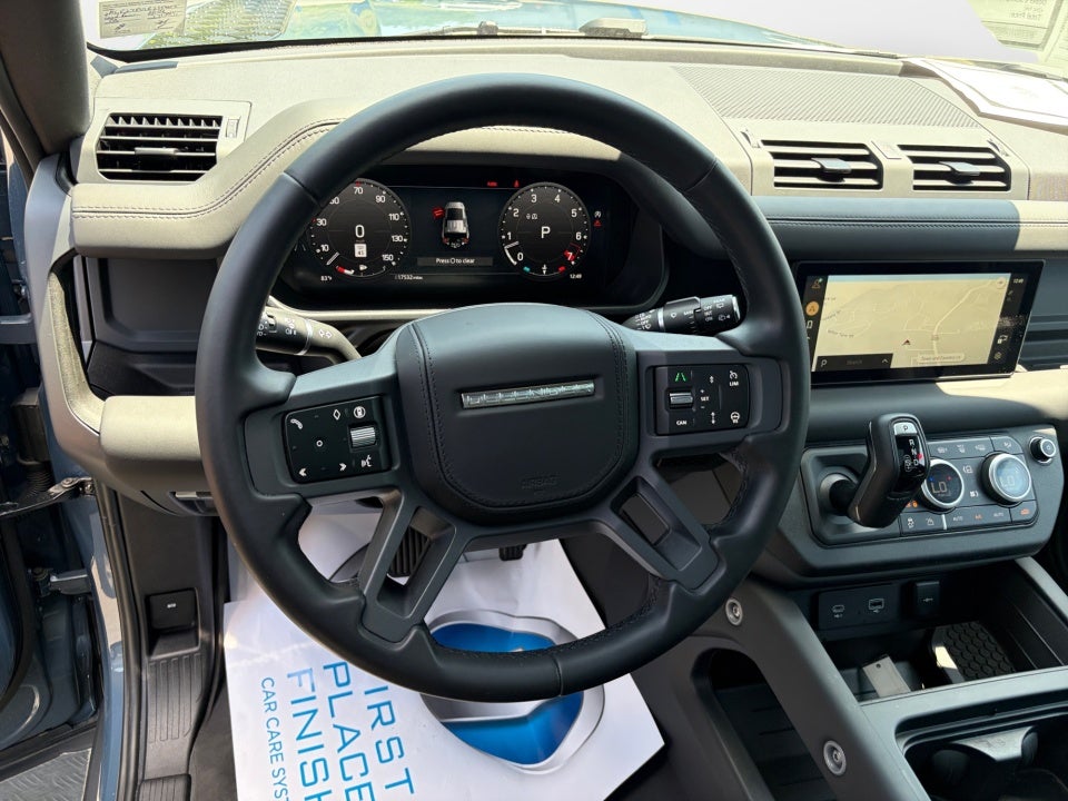 2024 Land Rover Defender X-Dynamic SE