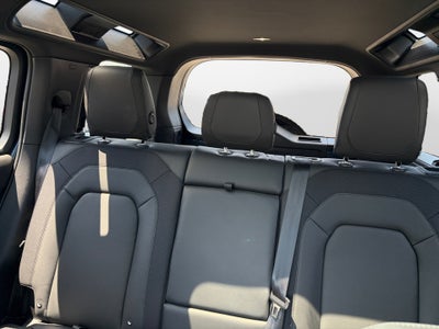 2024 Land Rover Defender X-Dynamic SE