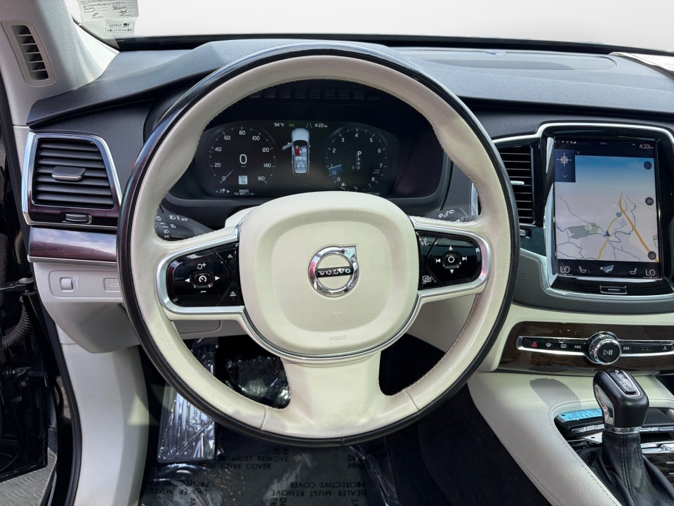 2017 Volvo XC90 Momentum