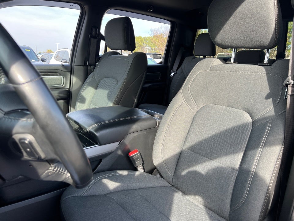 2022 RAM 1500 Big Horn Crew Cab 4x4 5'7" Box