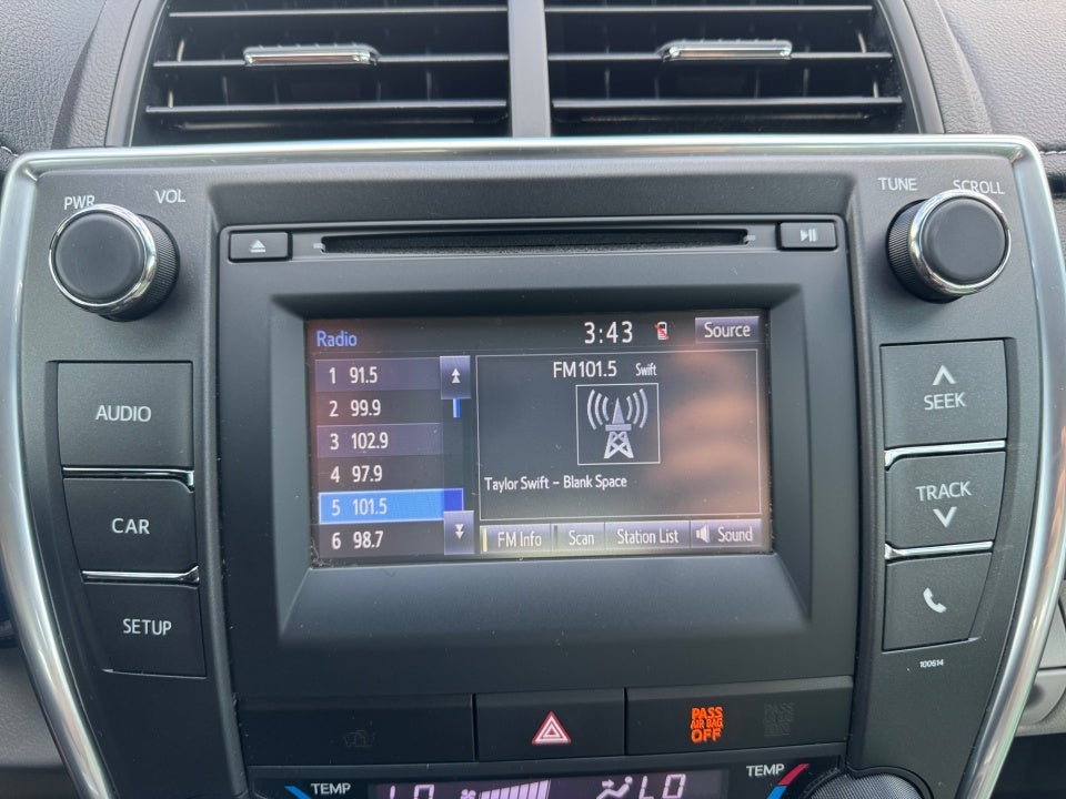 2017 Toyota Camry Hybrid LE