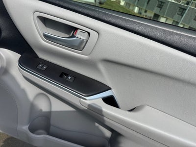 2017 Toyota Camry Hybrid LE